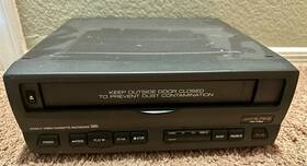 Alpine Vpe-v180a Mobile Video Cassette Recorder Vcr 12volts