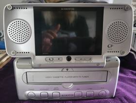 Audiovox Vbp3000 Portable Vintage Vhs Vcr Player W 5 Inch Lcd Monitor Parts Only