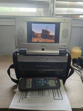Audiovox Vbp5000a Video In A Bag System With 5.8 Inch Monitor Vcr And Dvd Player Tested