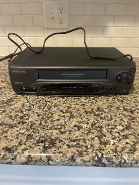 Broksonic Vhsa-6687cttct 4 Head Hq Vhs Vcr Player And Recorder Work Great