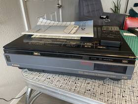 Canon Vr-hf800 Vcr With Remote And Manual. For Parts