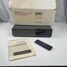 Colt Vcr3040 Moviewalker Video Cassette Player Vcr Rare With Remote And Box Works
