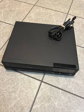 Crosley Cv1110 Vintage Vcr Vhs Player Video Tape Recorder With Chords No Remote