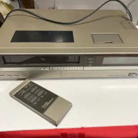Mv753 Curtis Mathes Vintage Vhs Player/recorder With Remote - Won T Power On