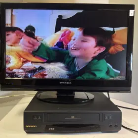 Dv-f48n Daewoo Vhs Player Vcr With Remote Factory Box Tested Works