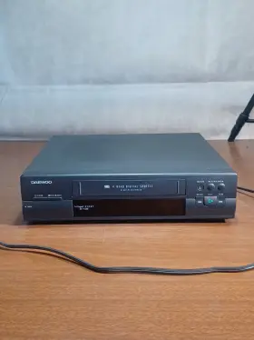 Dv-f523n Daewoo 4 Head Vcr Recorder Dv-f523n. Works Great. No Remote