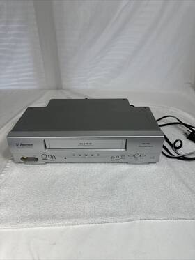 Emerson Ewv403 Vhs Vcr - No Remote- Works Great Fast Free Shipping