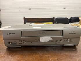 Emerson Ewv404 Vcr 19 Micron Da-4 Head Vhs Player Recorder No Remote Tested