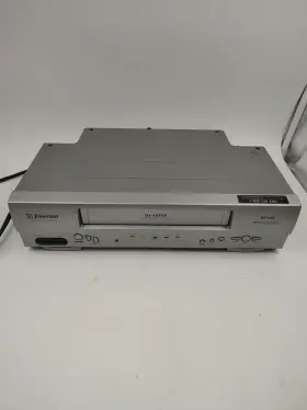 Ewv405 Emerson Vcr Vhs Player No Remote Works Great With Cables