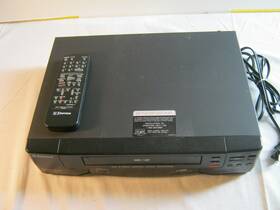 Emerson M-vcr4003a Vhs Hq D/a 4 Head Digital Auto Tracking Vcr