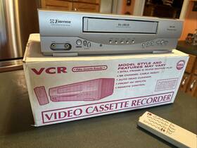 Emerson Rewv404 Vintage Vcr In Box Working