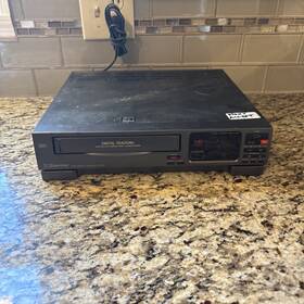 Emerson Vcr1795 Vcr Vhs Player Powers On But Does Not Accept Tapes. Parts/repair