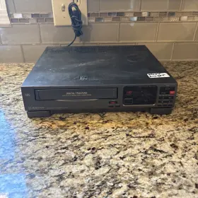 Vcr1795 Emerson Vcr Vhs Player Powers On But Does Not Accept Tapes. Parts/repair