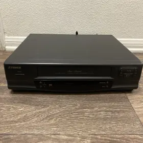 Fvh-2512 Fisher Vcr Vhs Player - Parts Only No Power Fast Ship