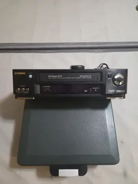 Fvh-4927 Fisher Da4 Head Hi-fi Vcr/vhs Player With Remote