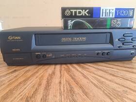 Funai F220la Vcr Video Cassette Recorder F220 Clean / Tested - With 2 New Vhs Tapes