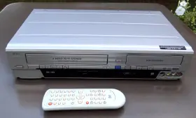 Sv2000 Funai Wv20v6 Dvd/vcr/vhs Recorder / With Remote Records Dvd Vhs Tested Sv2000 Funai Wv20v6 Dvd/vcr/vhs Recorder / With Remote Records Dvd Vhs Tested