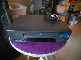 Ge Vg2040 Vintage Vhs Video Cassette Recorder With Av Cables