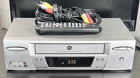 Ge Vg4250 Vcr Vhs Player 4-head Hi-fi Stereo W Remote Cables Tested