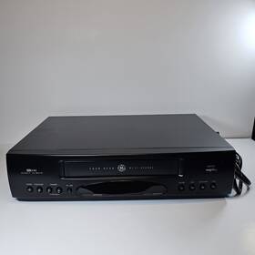Ge Vg4267 Vcr Video Cassette Recorder Vhs Player 4 Head - Tested And Works Black