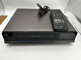 Ge Vg7920 Vcr 4-head Vhs Player Tested And Working/ With Remote