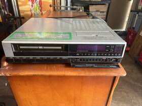 Goldstar Ghv-57fm Vintage Vhs Player / Vcr Wireless Programmable Untested