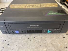 Goldstar Gvp-c120 Vhs Vcr Video Cassette Player With Power Supply Untested Read