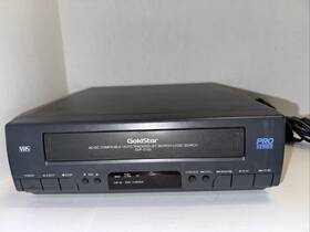 Goldstar Gvp-d150 Pro Series Vcr Vhs Player Ac/dc-no Remote-tested Works
