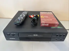 Gvr-c455 Goldstar Vcr Vhs Hq With Univers Remote Cable And Blank Tape Tested Works