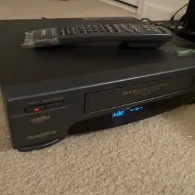 Gvr-d465 Goldstar Vcr Vhs Player W Remote Tested