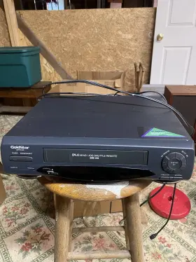 Gvr-e455 Goldstar Vcr No Remote - Not Tested Clean With Little Use