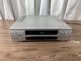 Goldstar R-e21m Vintage Vcr Video Cassette Recorder Vhs Tape Player No Remote