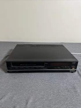 Vt-2355a Hitachi 2355a Vcr Vhs Player Video Recorder Parts Or Repair Only No Remote