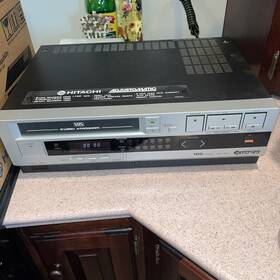 Hitachi 44ay Vintage Vcr Model # Vt-44ay Parts Or Repair W Og Box