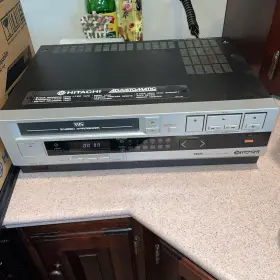 Vt-44ay Hitachi 44ay Vintage Vcr Model # Parts Or Repair W Og Box