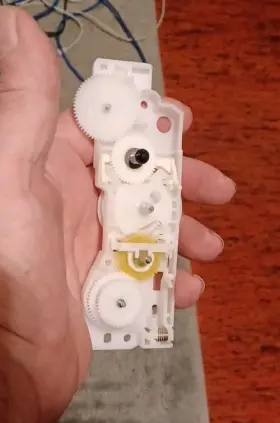 6804834 Hitachi 6896954 Clutch Assembly 6804834. Also Might Fit Other Models Like Sony