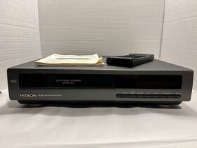 Hitachi M161 Vcr Vhs Player Model # Vt-m161 With Remote Movie Return Switch