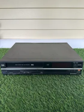 Vt-1005a Hitachi Vcr Used Vintage Classic Collect Display