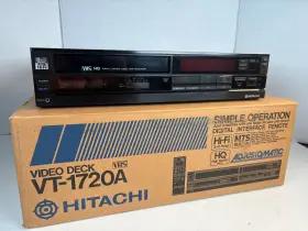 Vt-1720a Hitachi Vcr With Original Box And Remote Control No Power