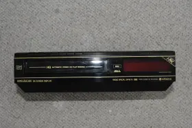 Vt-3050a Hitachi 4 Head Vhs Vcr With Remote