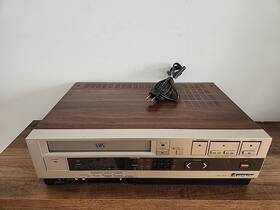 Hitachi Vt-33a Vintage Video Deck Vcr Made In Japan Not Fully Tested
