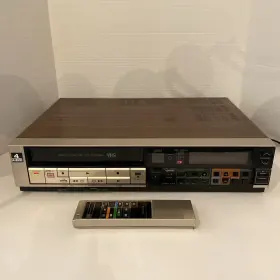 Vt-65a Hitachi Video Deck Vcr Vhs 4 Head With Working Remote Wood Grain 80s