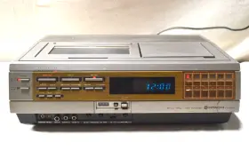 Vt-8500a Hitachi Vtg Video Deck Vcr Vhs Powers On