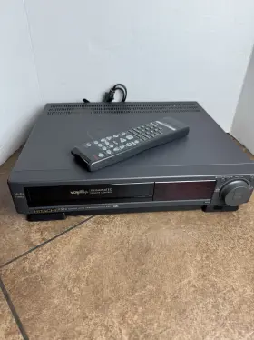 Vt-f372a Hitachi Vt-f327a Vcr Hifi Vhs System With Remote Parts Only -see Description