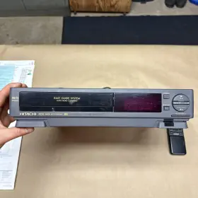Vt-f370 Hitachi Vcr Vhs Player With Tape Tested Clean Works Excellent