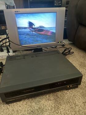 Hitachi Vt-m181a Vhs Player Vcr Tested And Working - No Remote