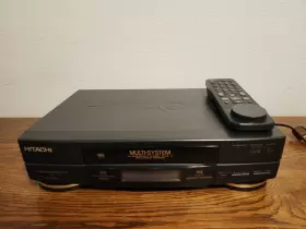 Vt-m448e Hitachi Vhs 3 System Vcr Pal Ntsc With Remote Fully Tested Rare