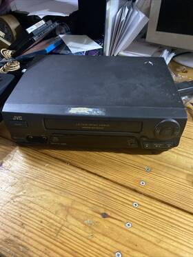 Jvc He-a42u Video Cassette Recorder With Remote