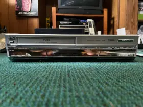 Hm-dh5u Jvc Rare D-vhs Player Read Description Includes Tape