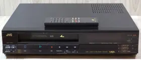 Hr-d180u Jvc 4-head Vcr Vhs Player Made In Japan With Remote - Tested